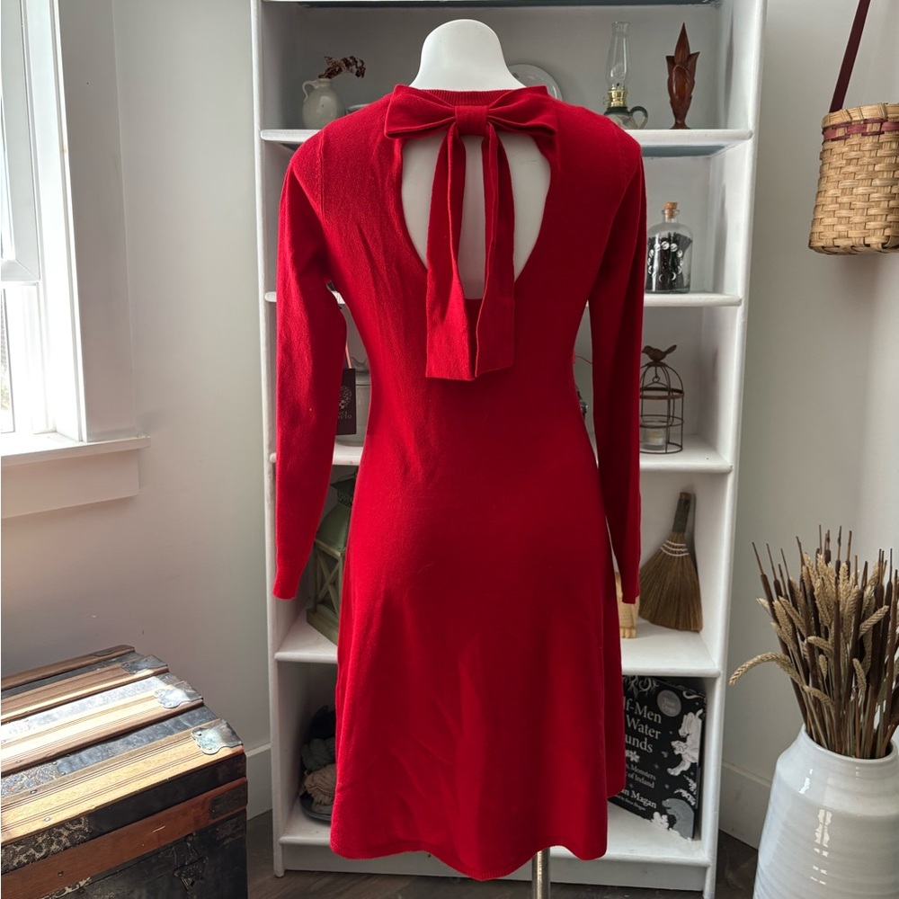 NWT Vince Camuto Vibrant Red Long Sleeve Dress With Peak-a-boo Back & Big Bow